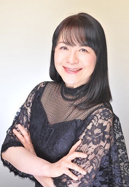 高梨智子（写真）