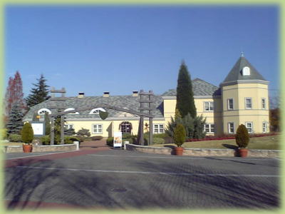 �����ē��{�݁E�f���p�[�N��